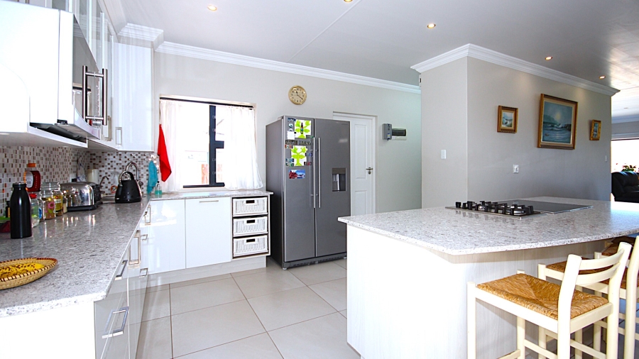 4 Bedroom Property for Sale in Monte Christo Western Cape